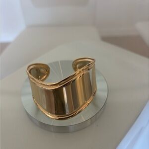 Chic Gold Cuff Bracelet High End Costume Jewelry.